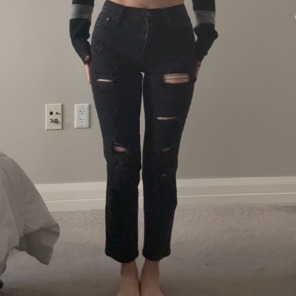 AEROPOSTALE Black Distressed Mom Jeans